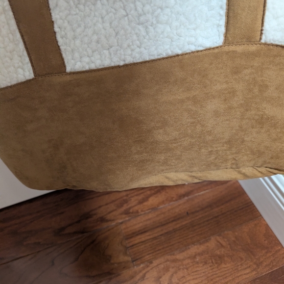 Brown and White Dog Carrier Tote - Picture 12 of 15